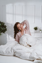 Lade das Bild in den Galerie-Viewer, Primaloft Bio Ganzjahres-Bettdecke MEDIUM