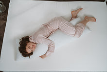 Lade das Bild in den Galerie-Viewer, Seitenschläferkissen 145 cm