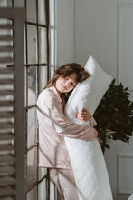 Lade das Bild in den Galerie-Viewer, Seitenschläferkissen 145 cm