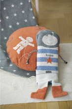 Lade das Bild in den Galerie-Viewer, Kinder Kuscheldecke Astronaut Decke in Puppe Geschenkidee