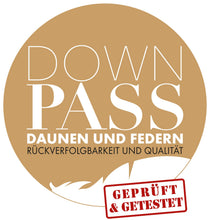 Lade das Bild in den Galerie-Viewer, 3-Kammer Kopfkissen Entendaune 80x80 cm - stützend & kuschelweich