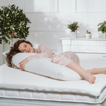 Lade das Bild in den Galerie-Viewer, Seitenschläferkissen 145 cm – ergonomisch, allergikergeeignet &amp; Made in Germany
